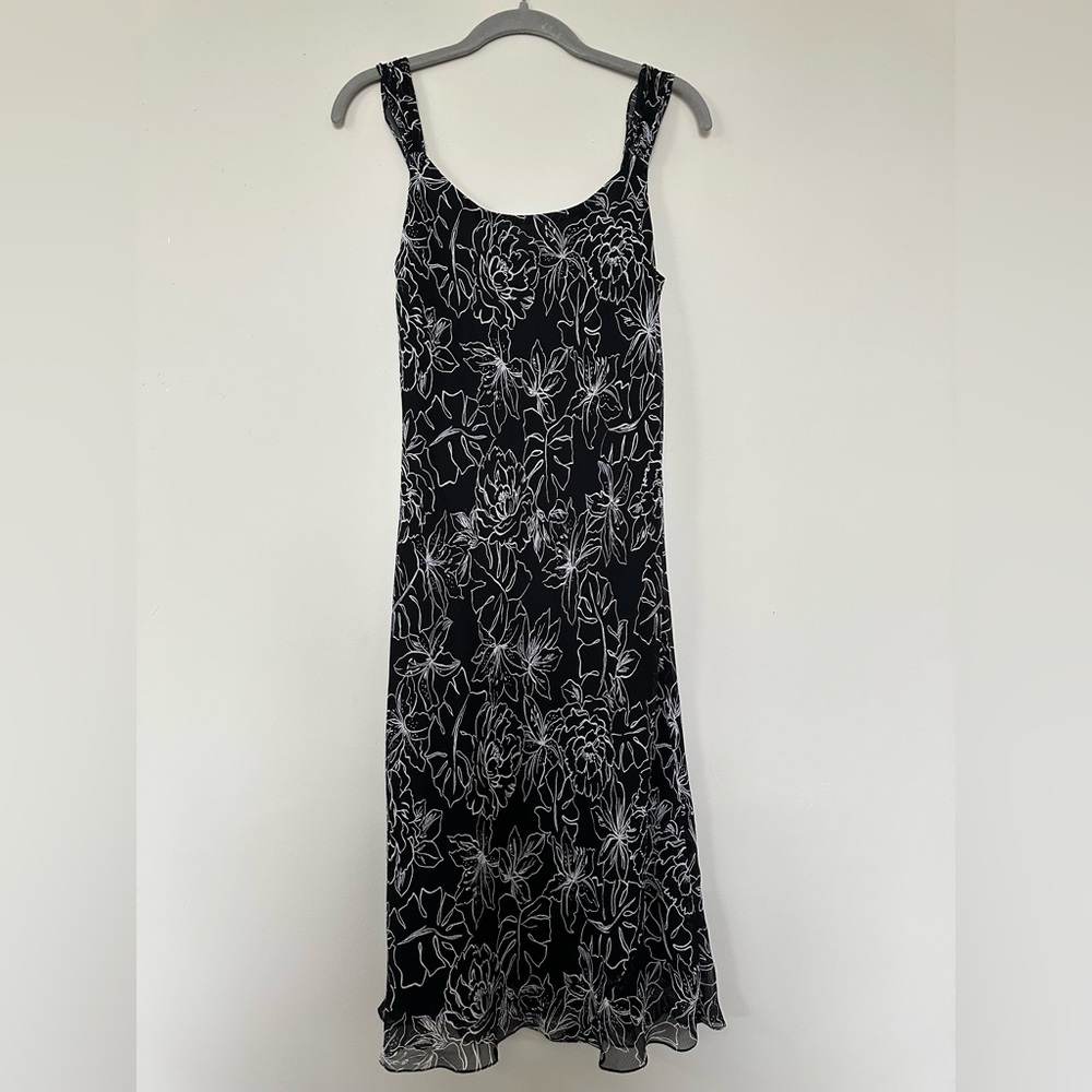 Elegant Vintage 100% Silk Jones New York Signiture Black and White Floral Dress